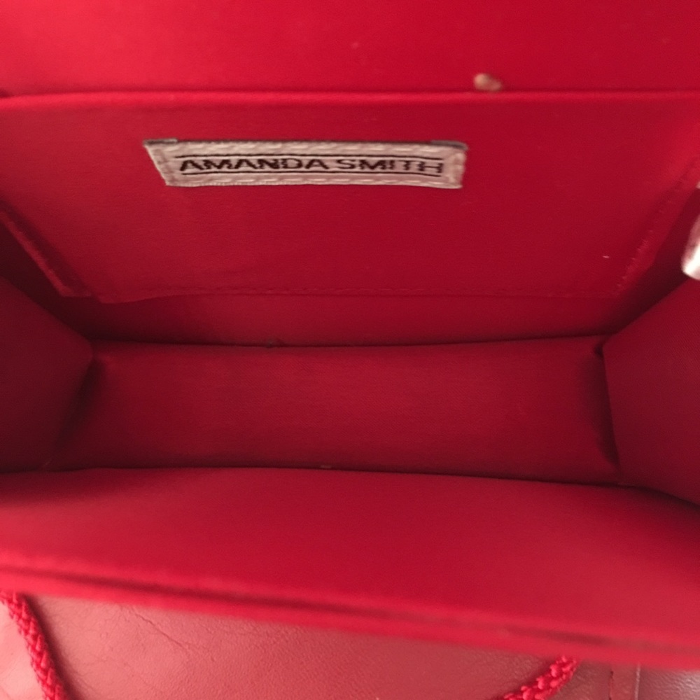 Life is amazing in red! The perfect bag! - Picture 3 of 5